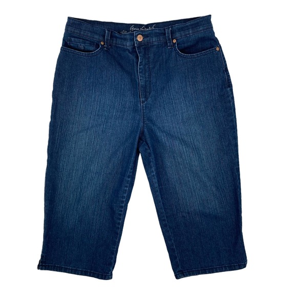 Gloria Vanderbilt Slimming Amanda Skimmer Capri Dark Wash Jeans - Picture 2 of 7